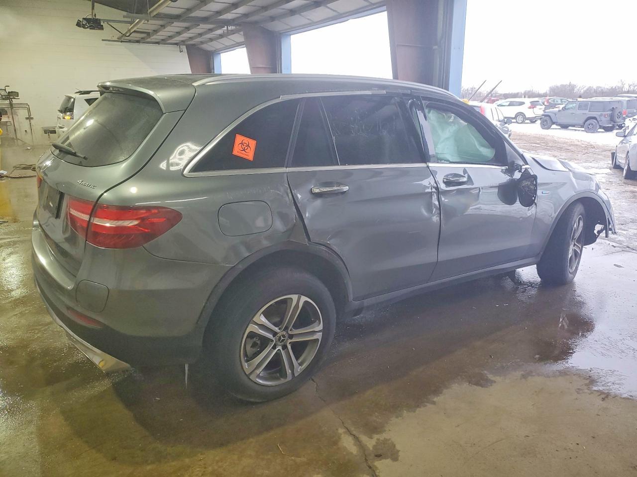2019 Mercedes-Benz Glc 350E - Image 3