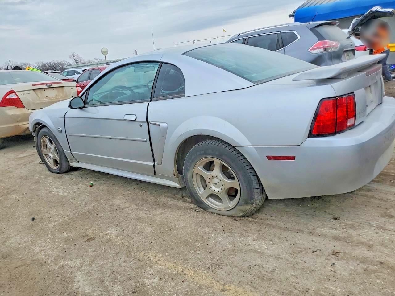 2004 Ford Mustang - Фото 2