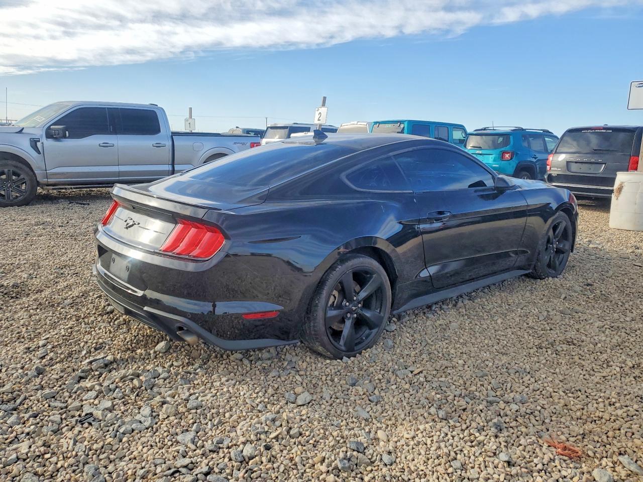 2022 Ford Mustang - Фото 3