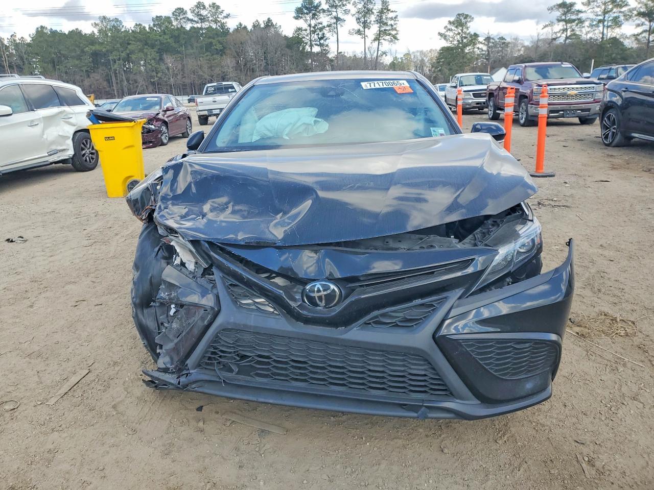 2023 Toyota Camry Se - Фото 5