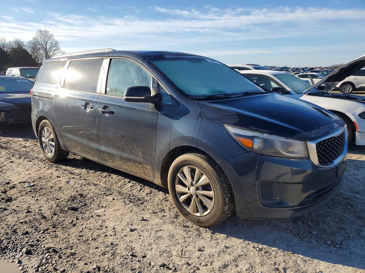2015 Kia Sedona Lx - Фото 4