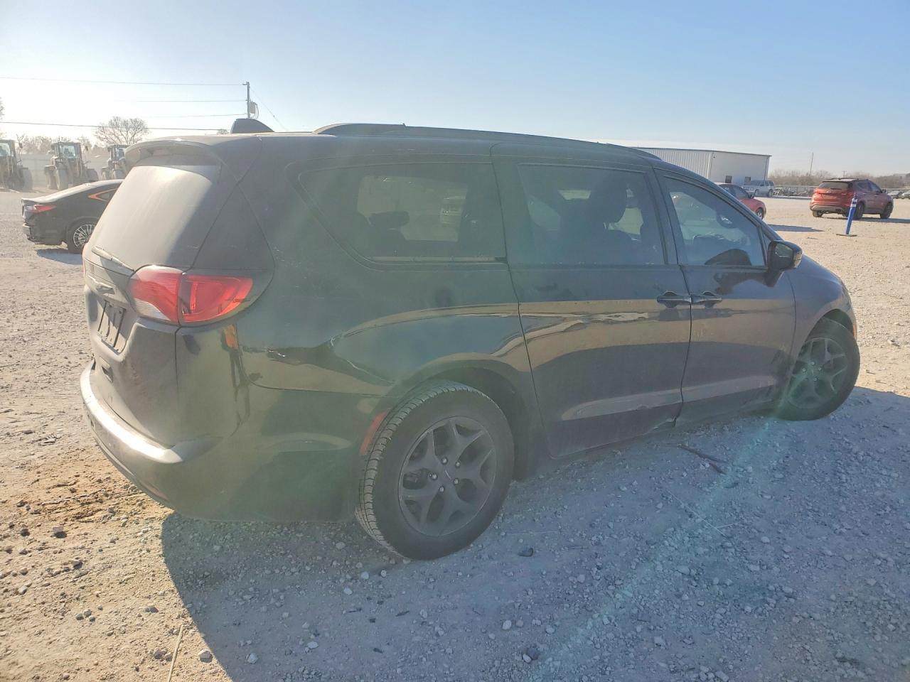 2020 Chrysler Pacifica Touring L Plus - Фото 3