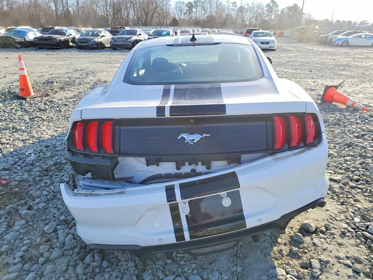 2022 Ford Mustang - Image 6