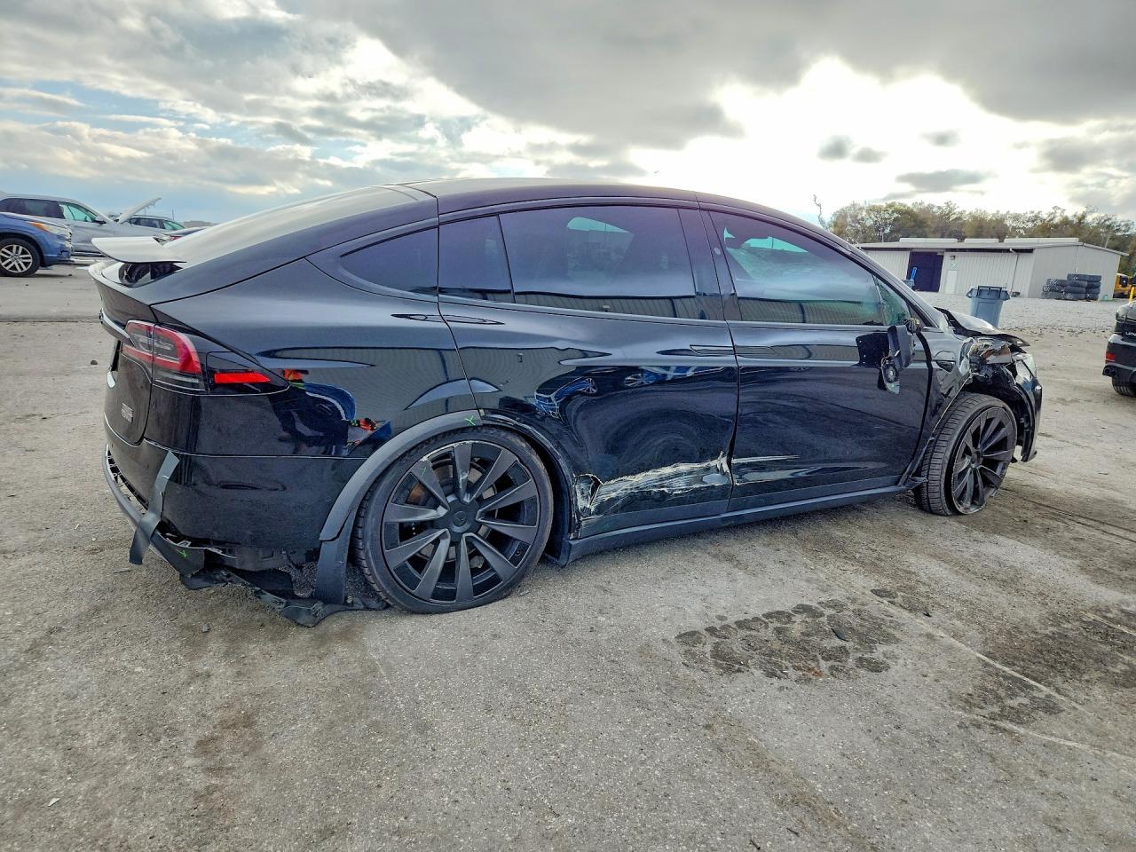 2022 Tesla Model X - Фото 3