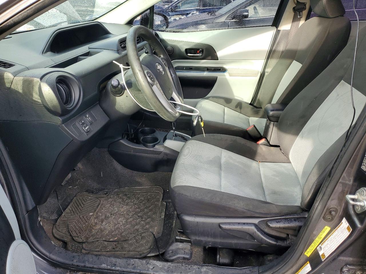 2013 Toyota Prius C - Фото 7