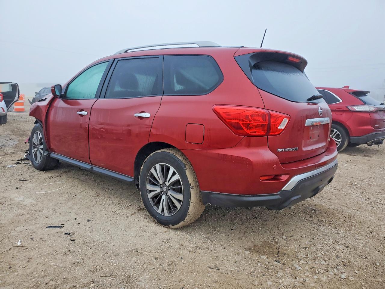 2017 Nissan Pathfinder S - Фото 2