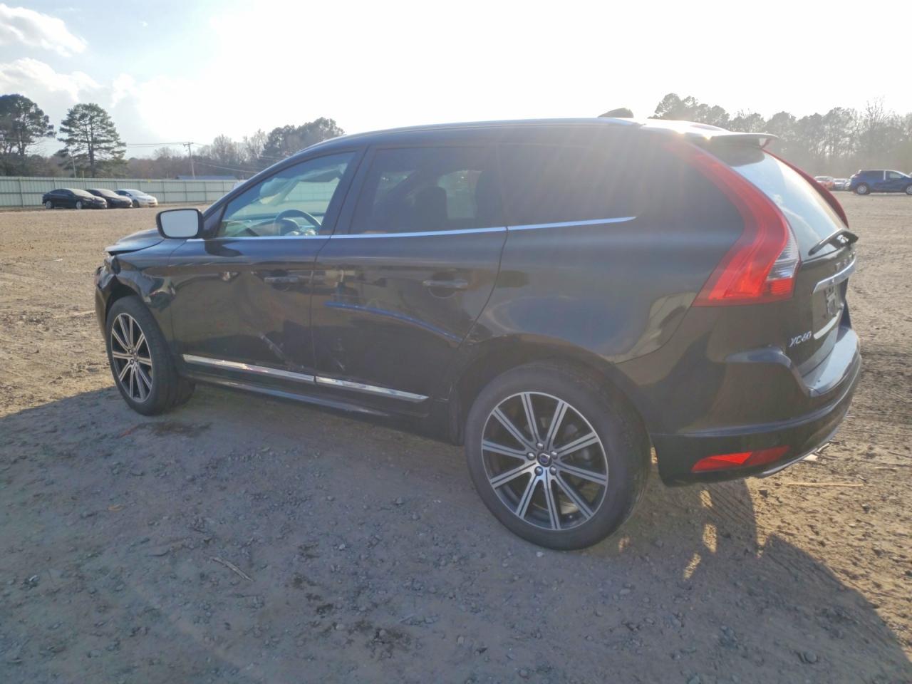 2016 Volvo Xc60 T6 Platinum - Image 2