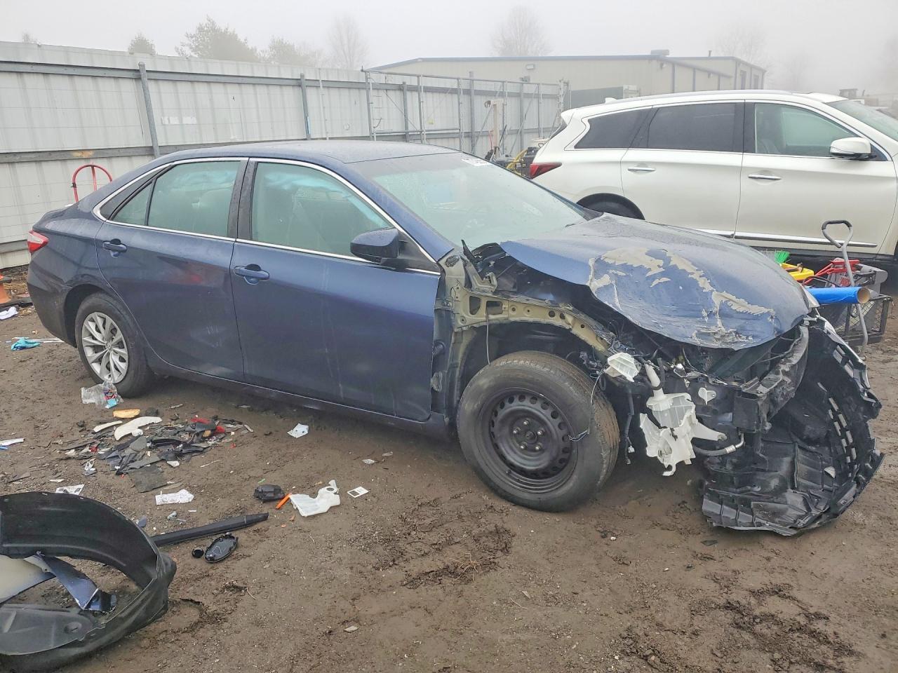 2015 Toyota Camry Le - Фото 4