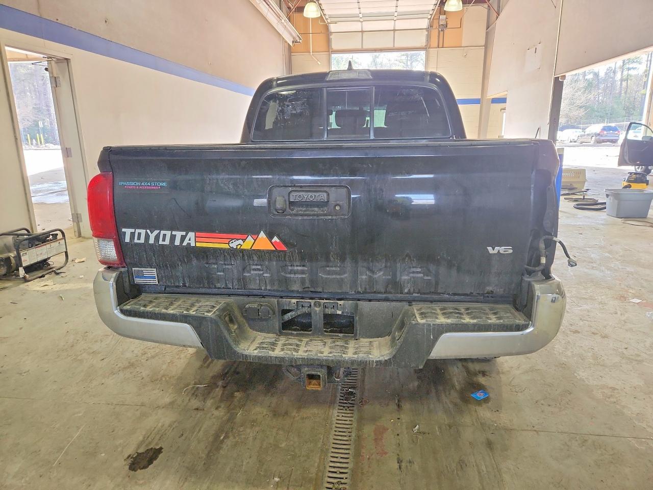 2016 Toyota Tacoma Double Cab - Фото 6