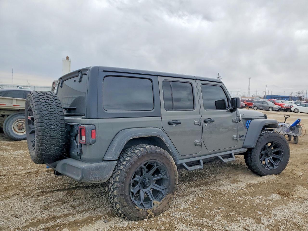 2021 Jeep Wrangler Unlimited - Фото 3