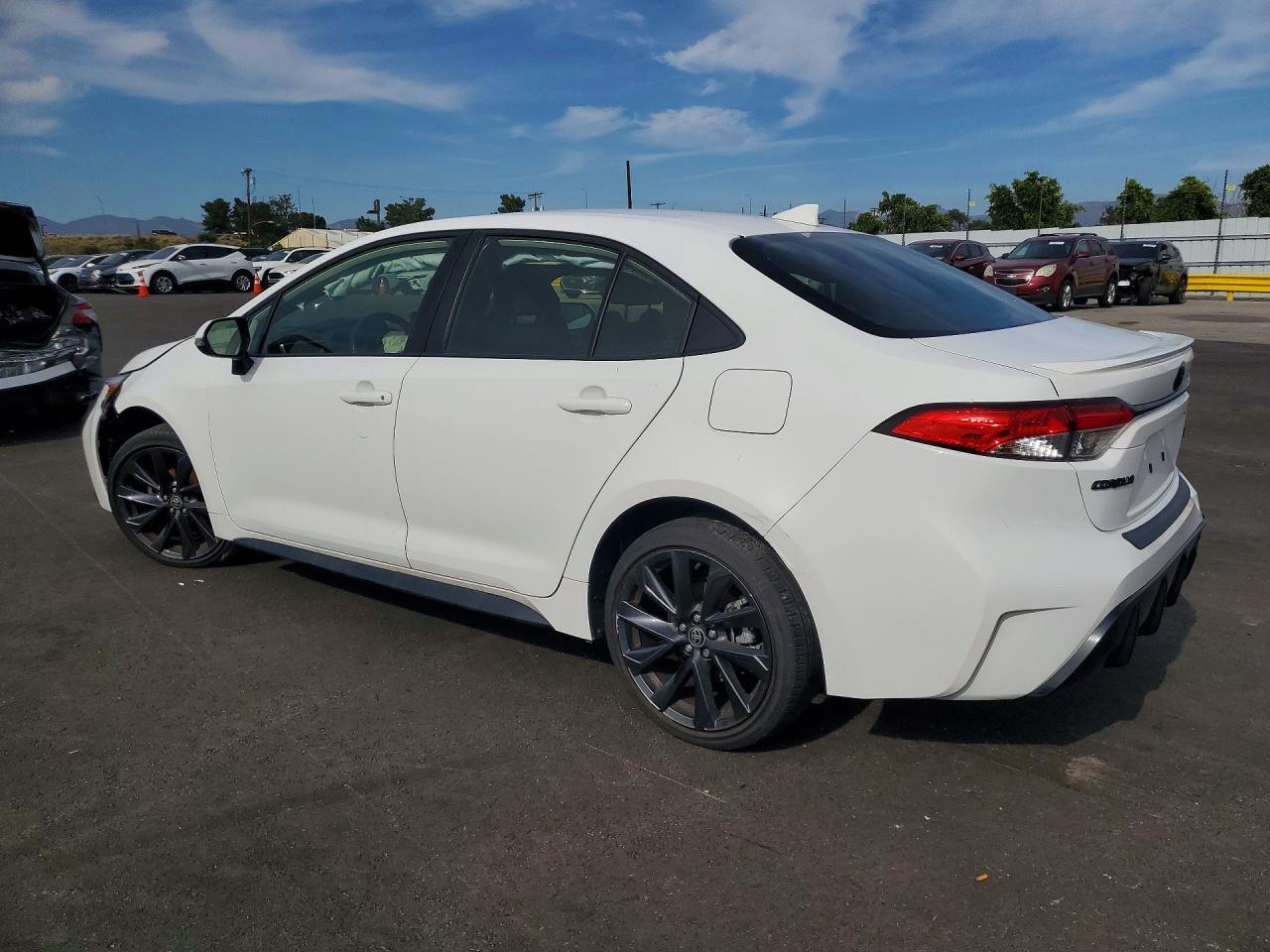 2023 Toyota Corolla Se - Фото 2