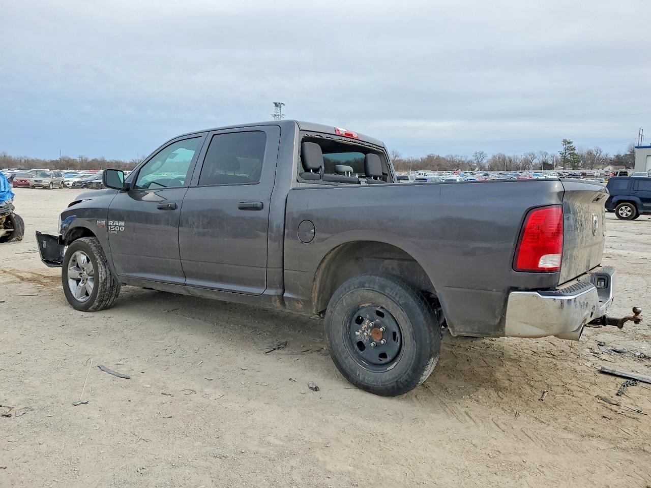 2021 Ram 1500 Classic Tradesman - Фото 2