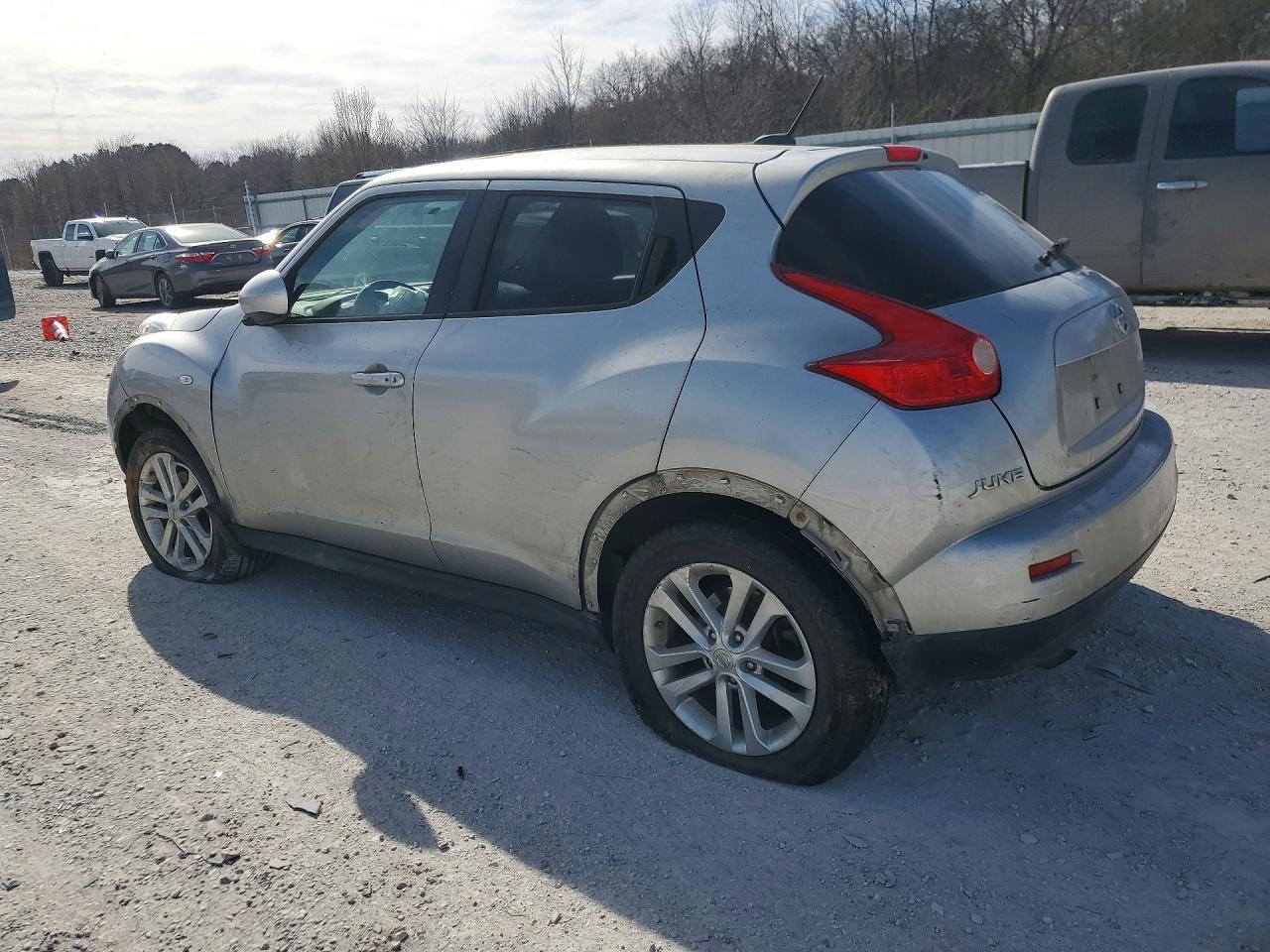 2011 Nissan Juke S - Фото 2