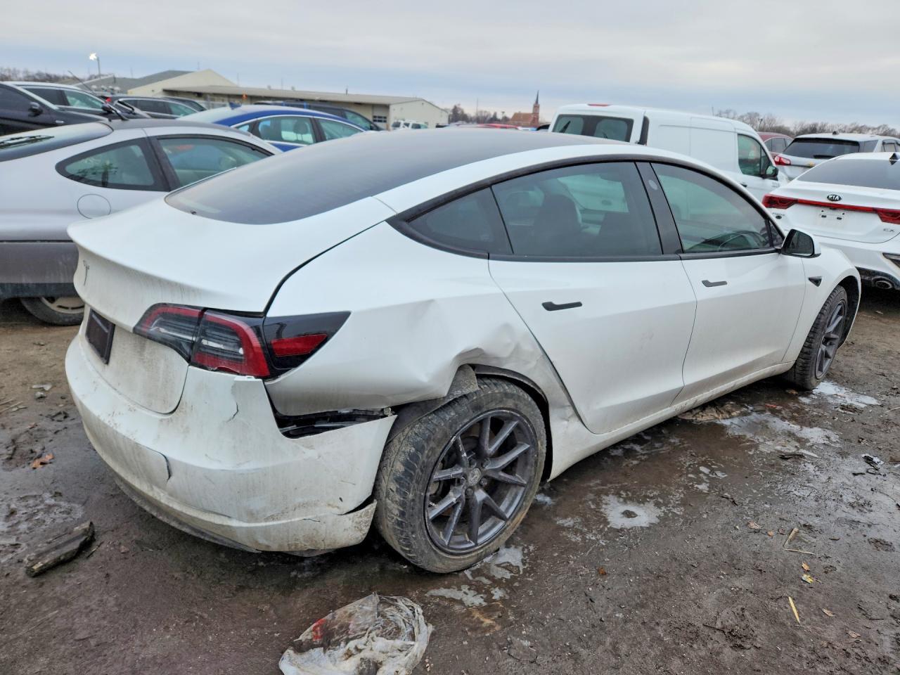 2023 Tesla Model 3 - Фото 3