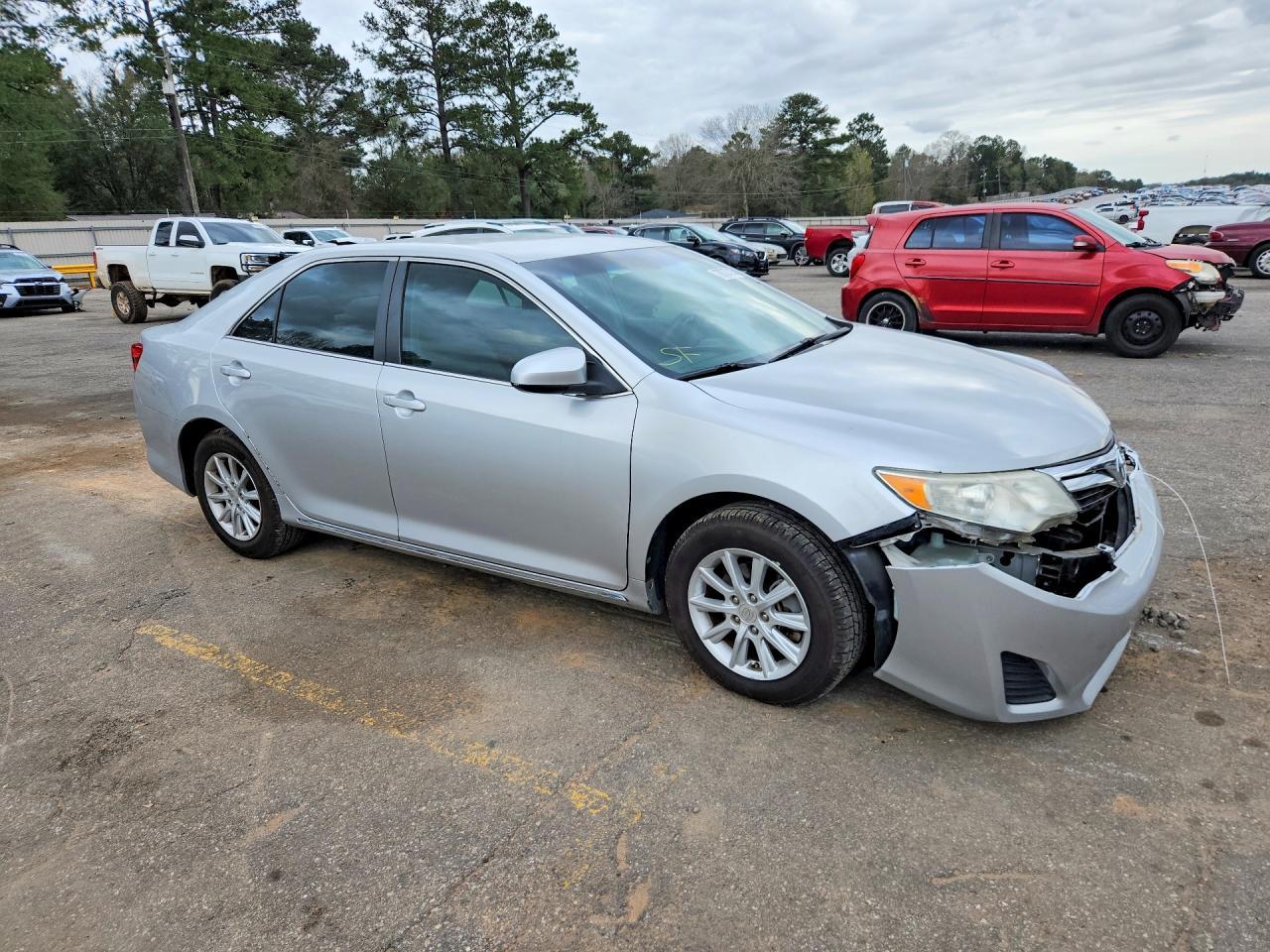 2012 Toyota Camry Le - Фото 4