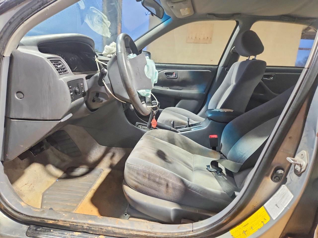 2001 Toyota Camry Le - Image 7
