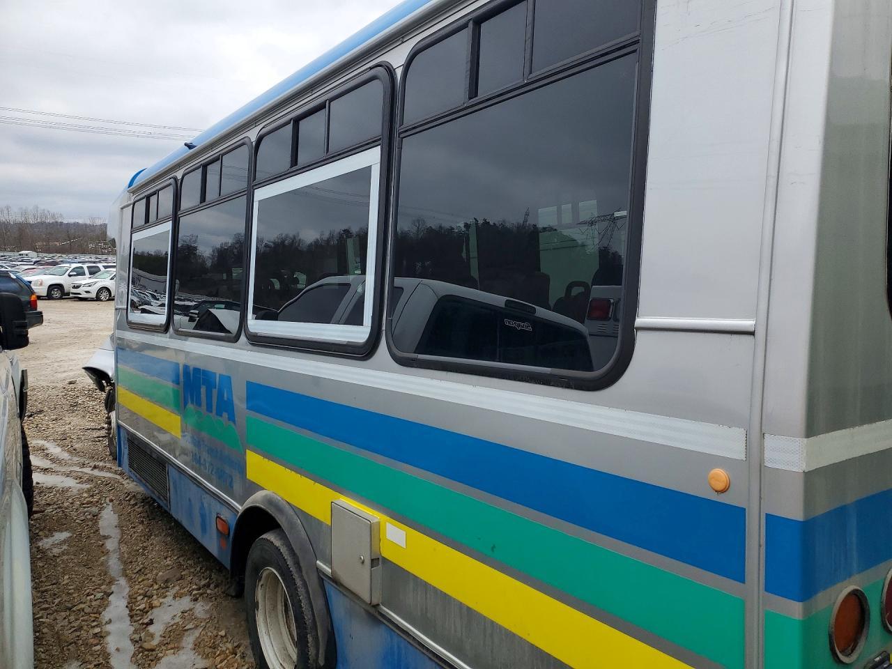 2019 Ford Econoline E450 Super - Фото 2