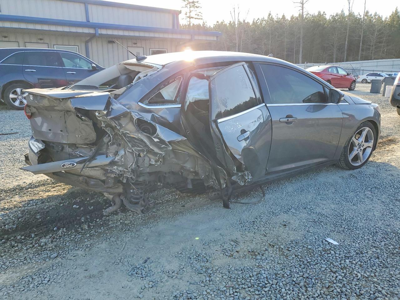 2012 Ford Focus Titanium - Фото 3