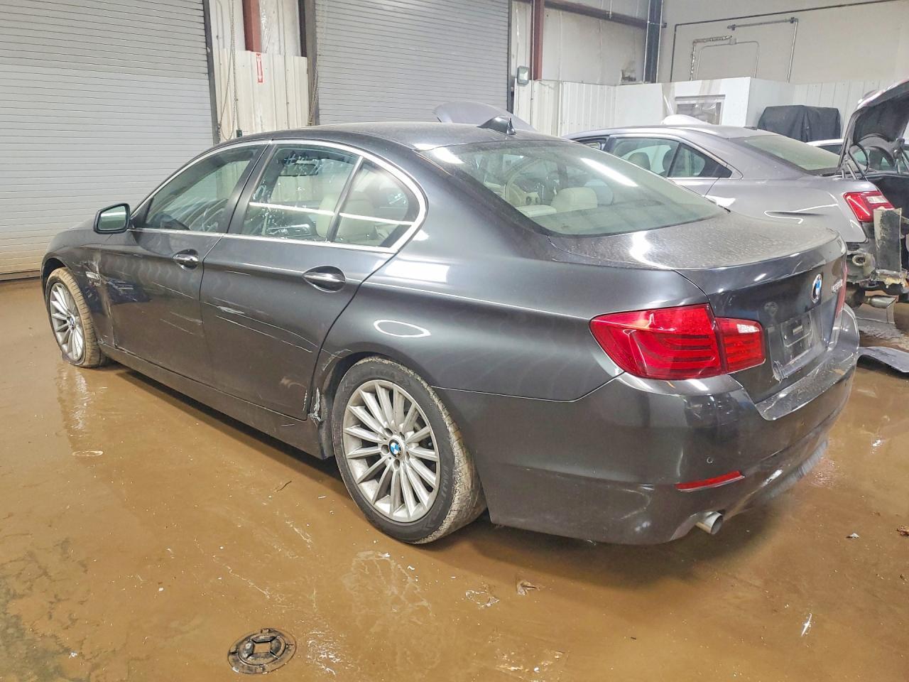 2011 BMW 535 Xi - Image 2