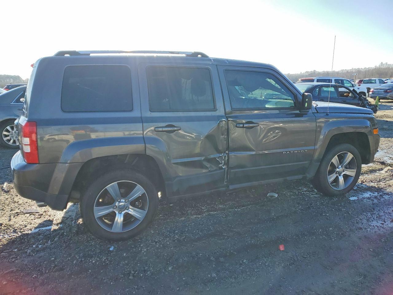 2016 Jeep Patriot Latitude - Image 3
