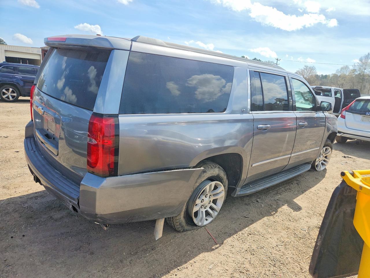 2018 Chevrolet Suburban C1500 Lt - Фото 3