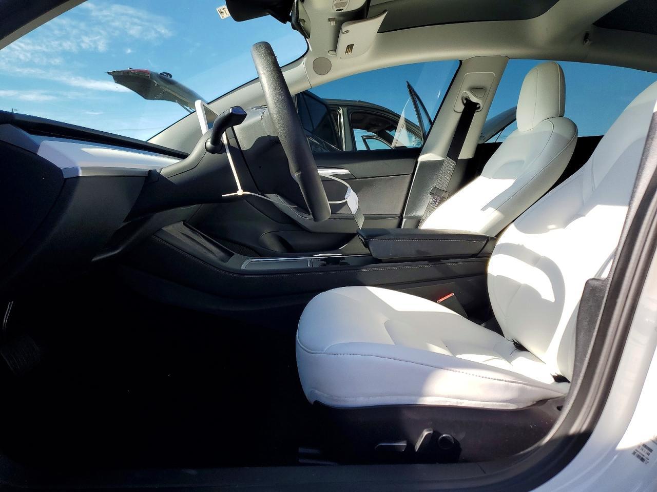 2022 Tesla Model 3 - Фото 7