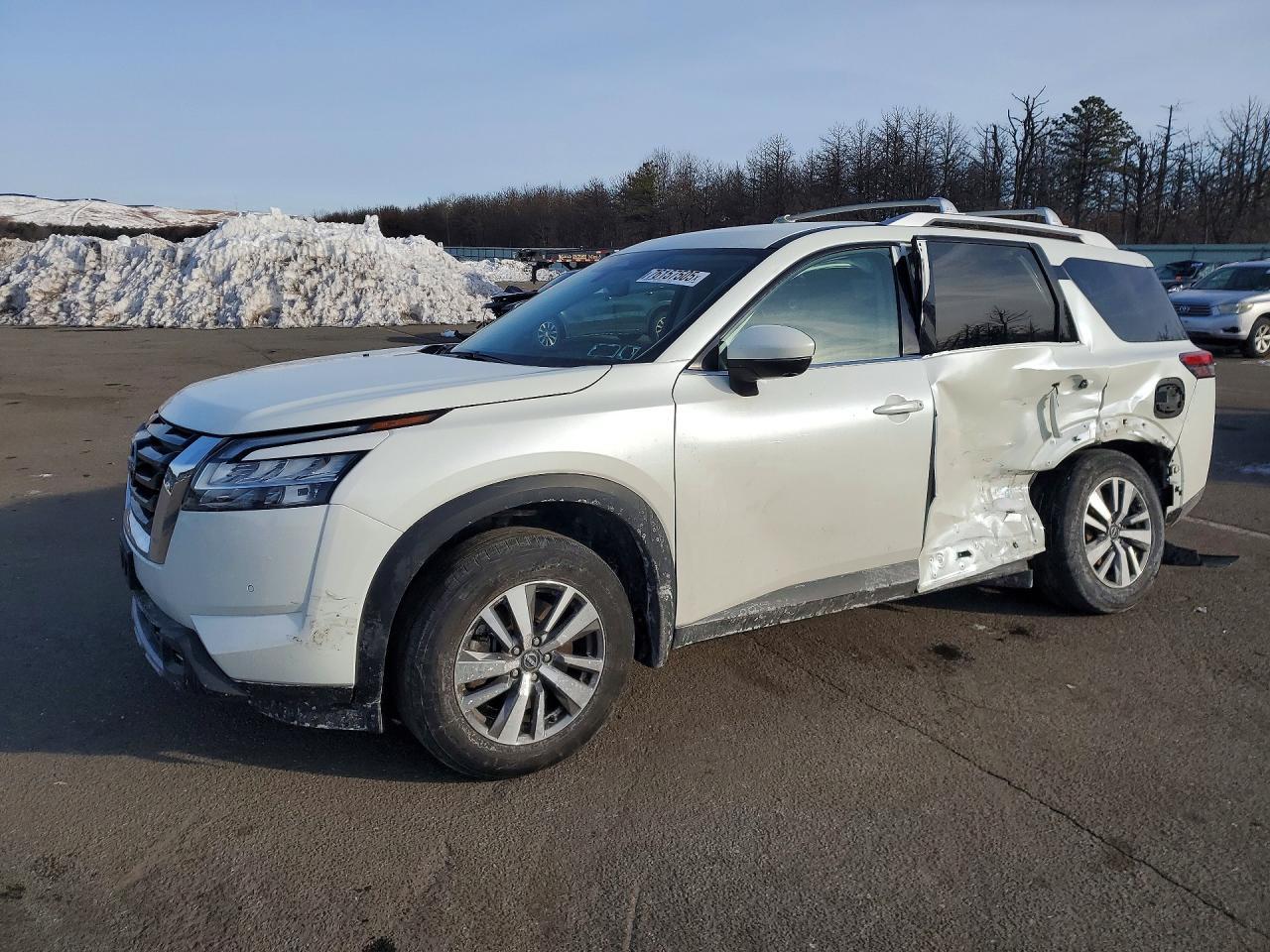 2023 Nissan Pathfinder Sl