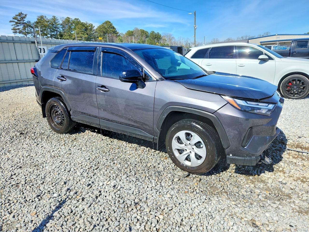 2023 Toyota Rav4 Le - Image 4