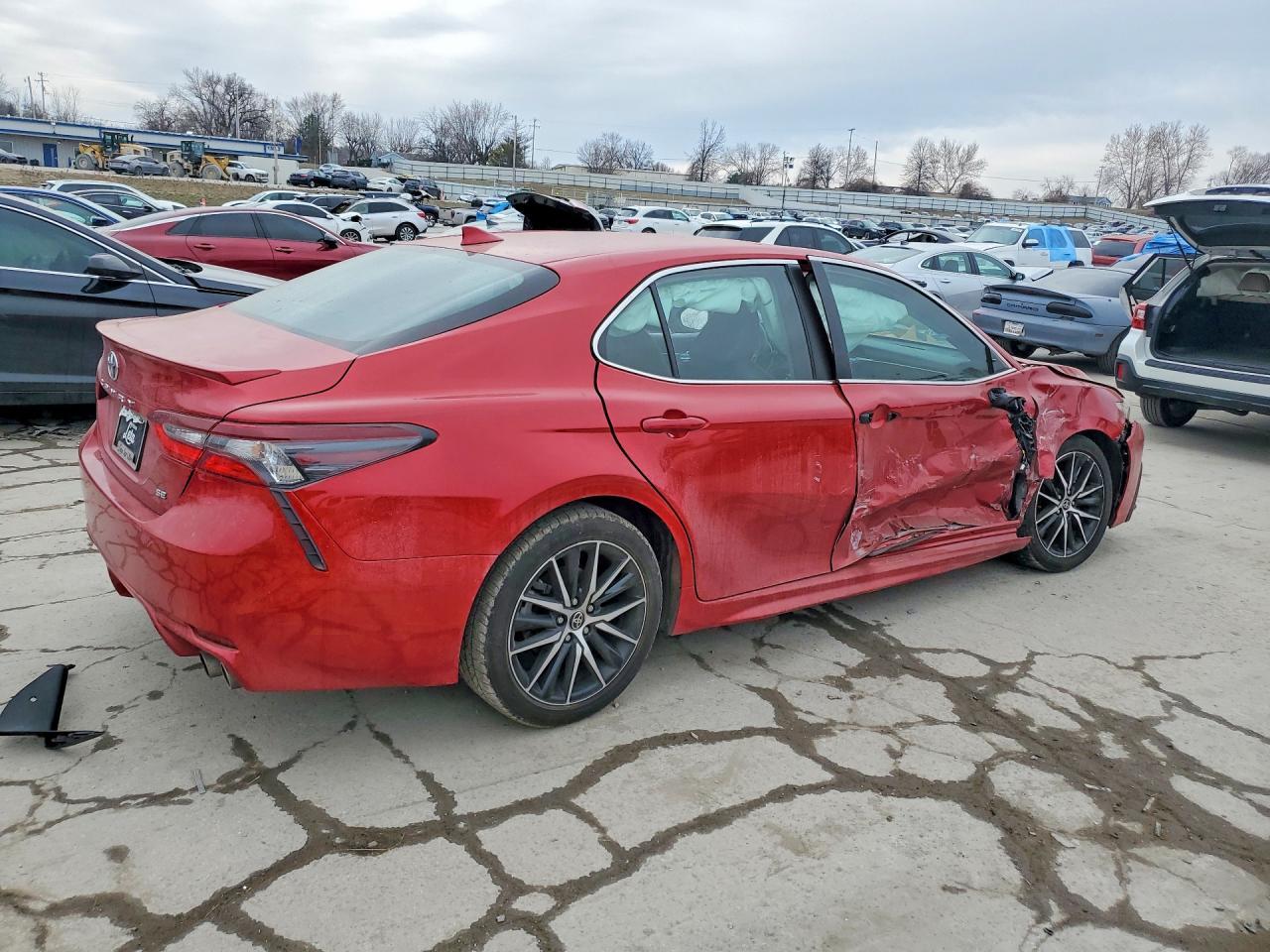 2023 Toyota Camry Se - Image 3
