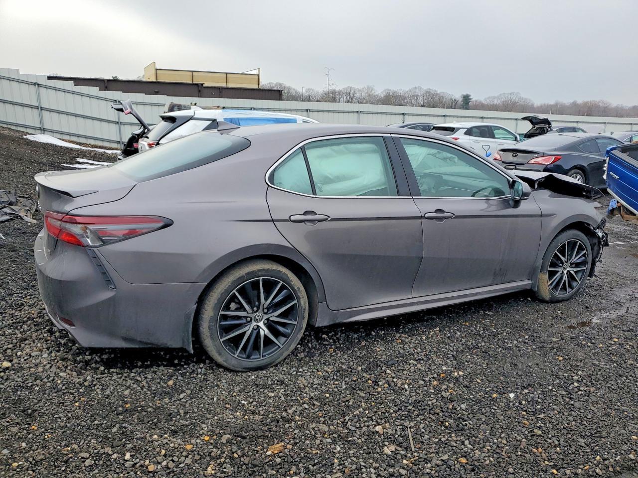 2024 Toyota Camry Se - Фото 3