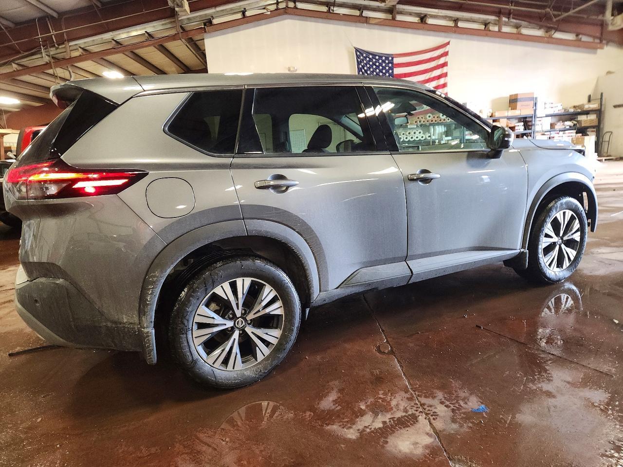 2021 Nissan Rogue Sv - Image 3