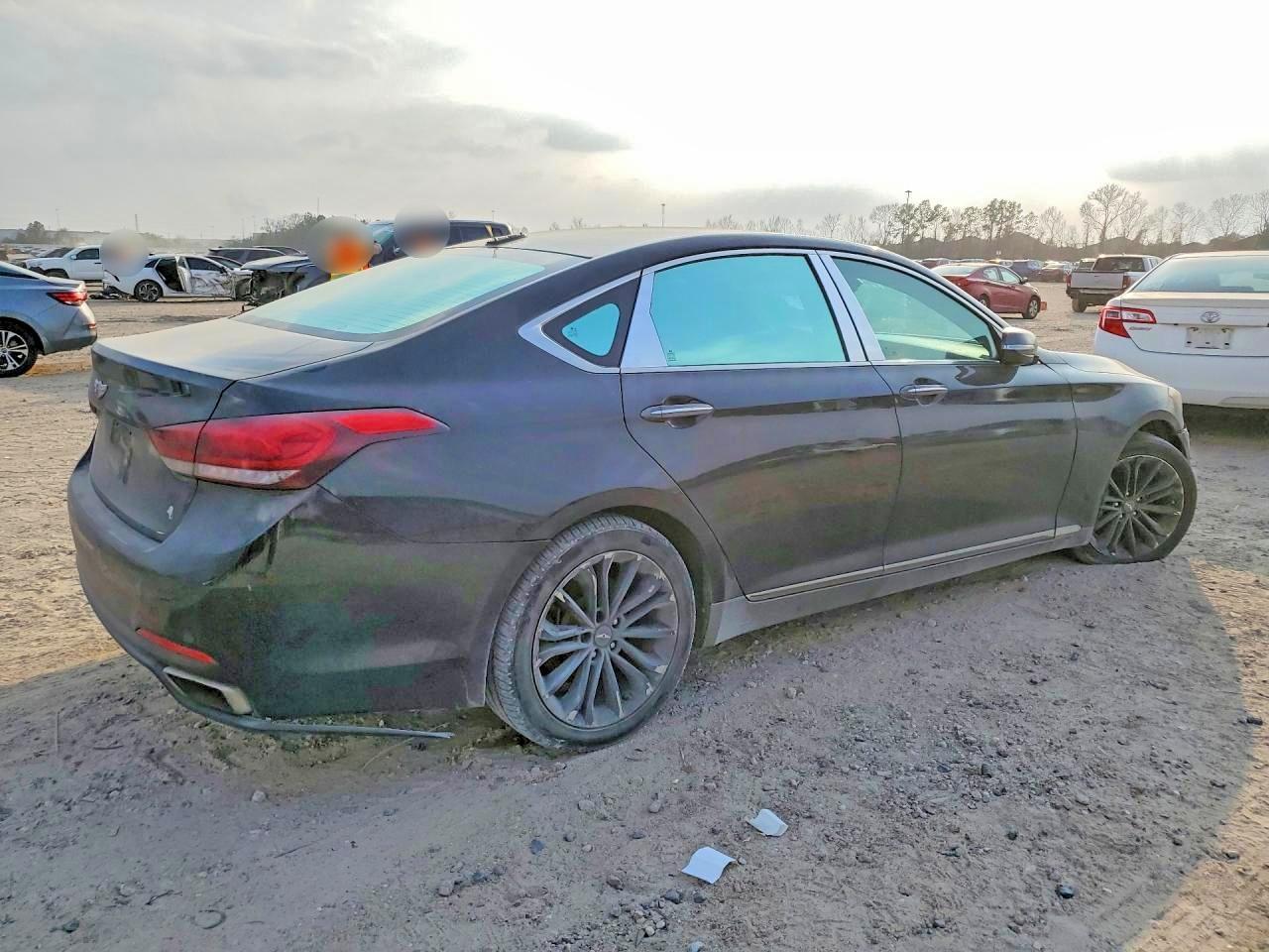 2016 Hyundai Genesis 3.8L - Фото 3