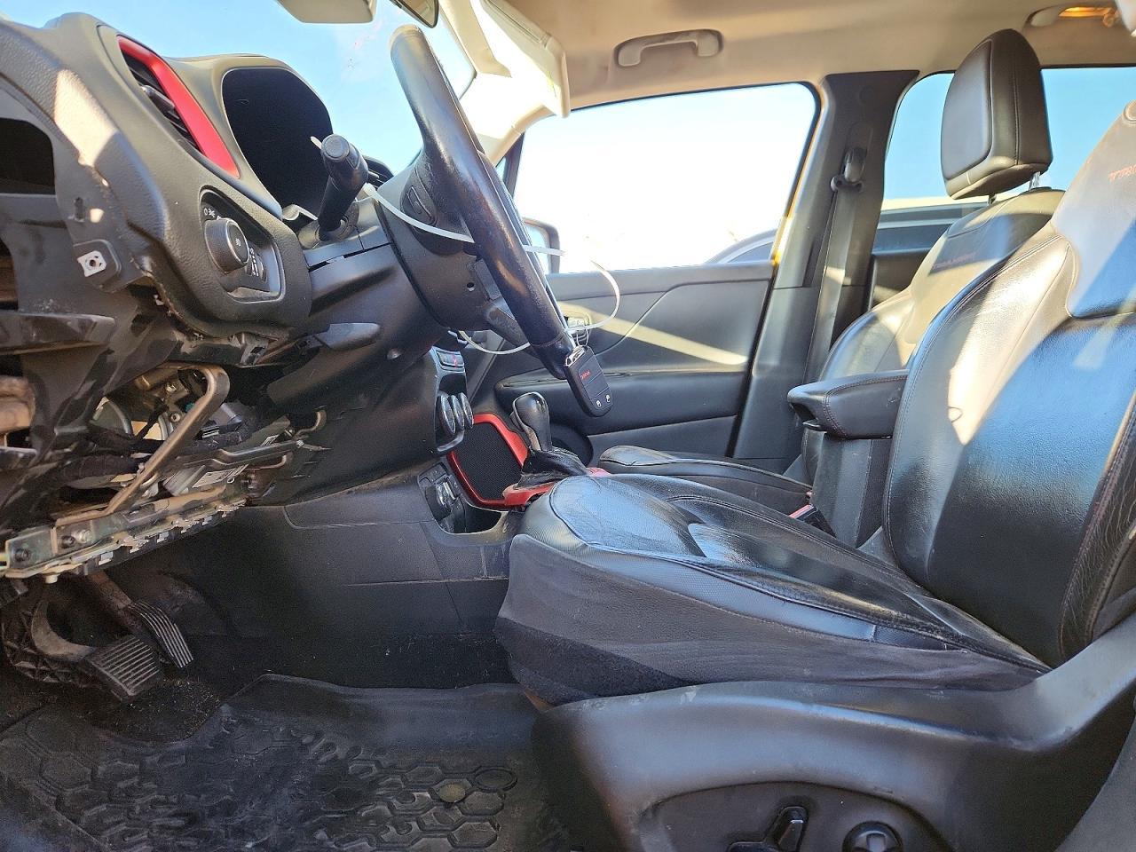 2015 Jeep Renegade Trailhawk - Image 7