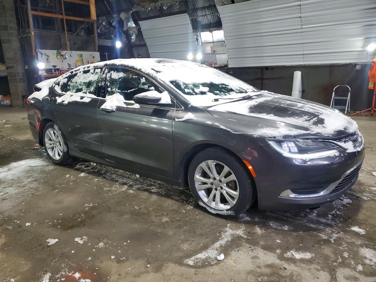 2015 Chrysler 200 Limited - Image 4