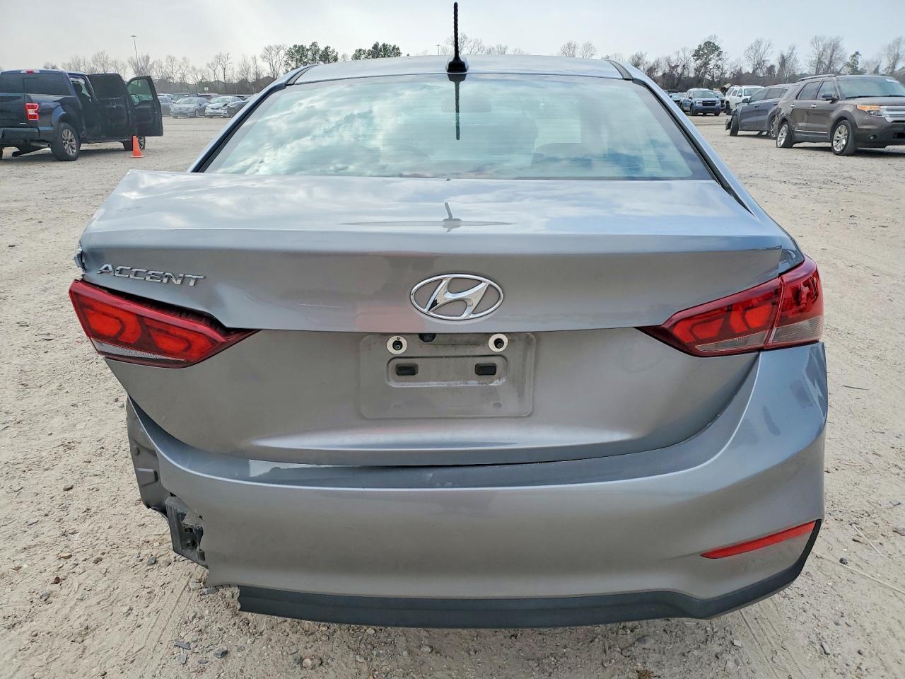 2022 Hyundai Accent Sel - Image 6