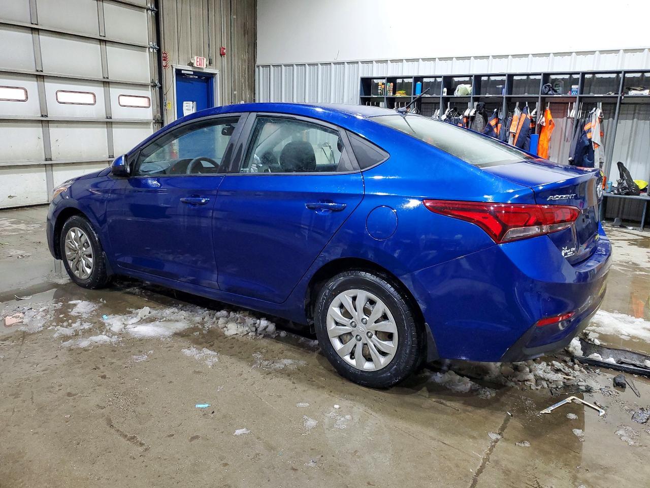 2018 Hyundai Accent Se - Фото 2