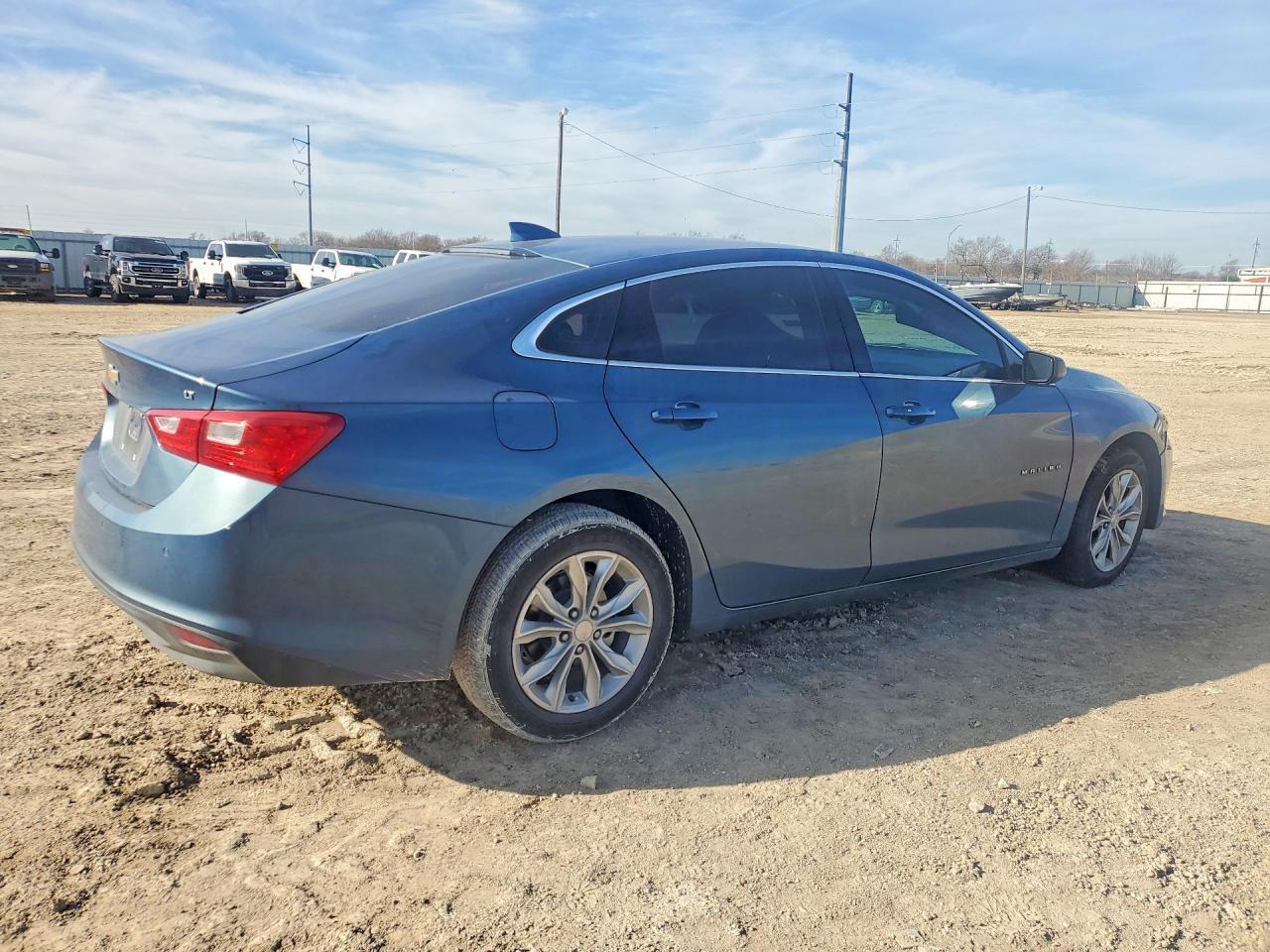 2025 Chevrolet Malibu Lt - Image 3