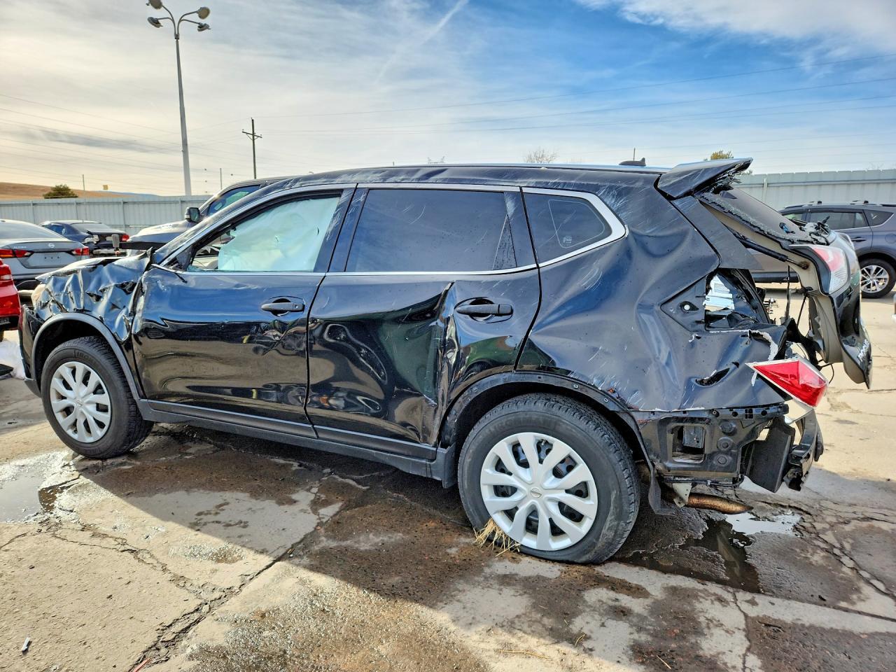 2016 Nissan Rogue S - Фото 2