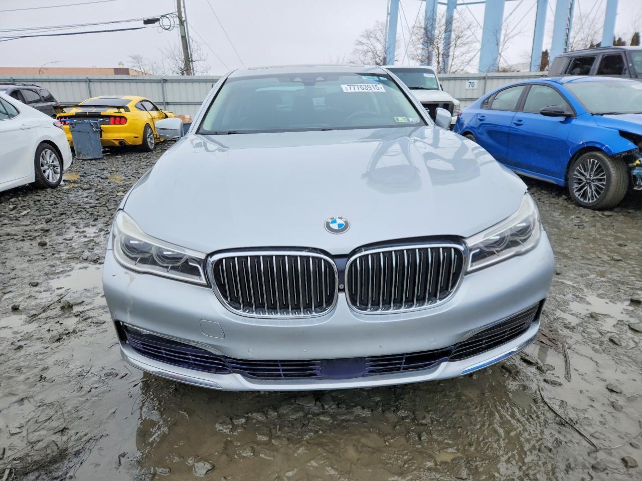 2016 BMW 750 Xi - Image 5