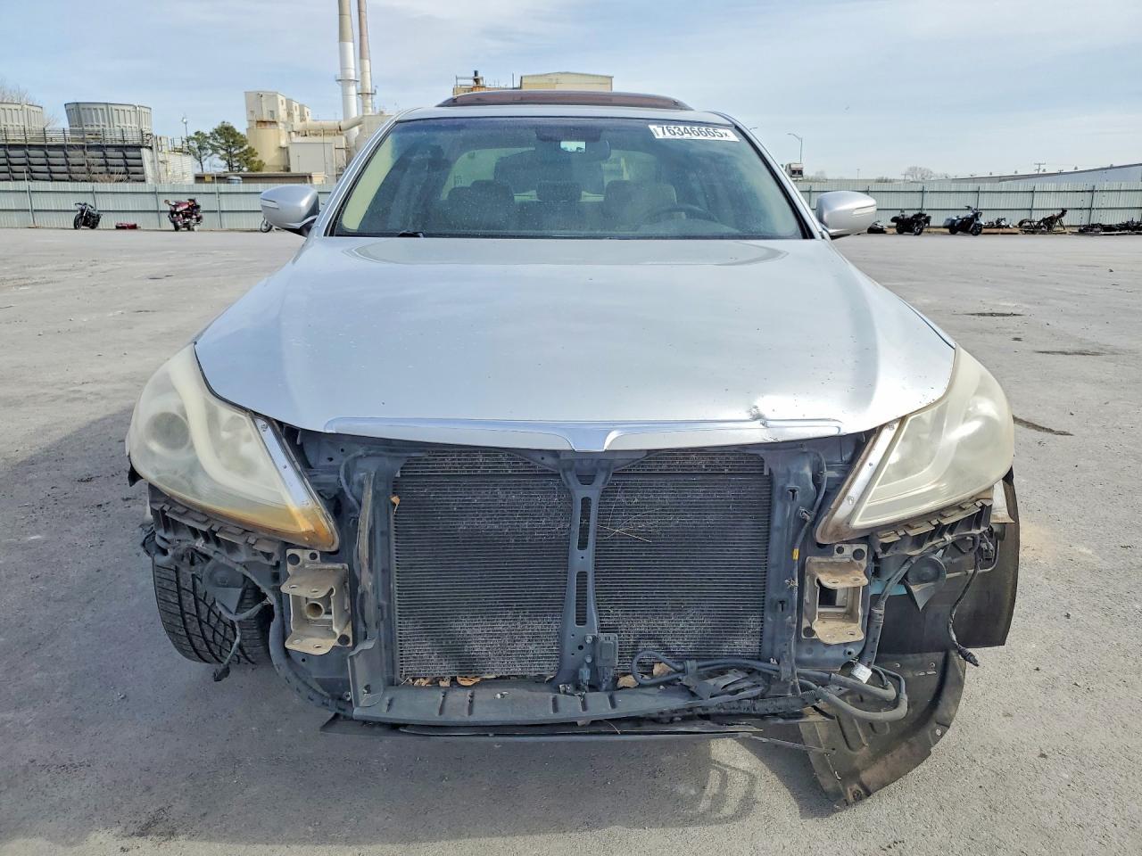 2013 Hyundai Genesis 3.8L - Фото 5