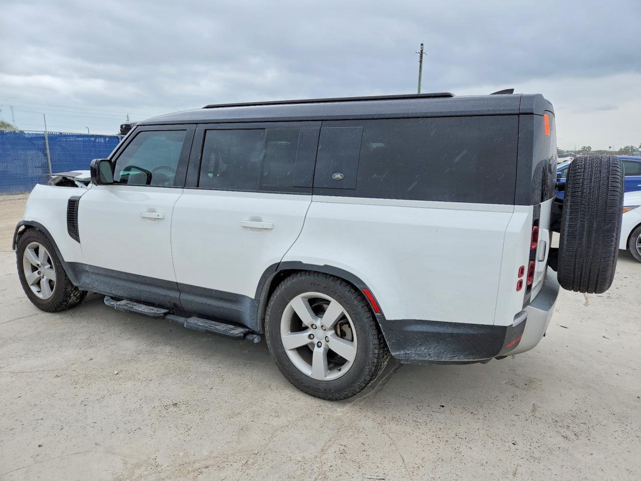 2024 Land Rover Defender 130 S - Фото 2