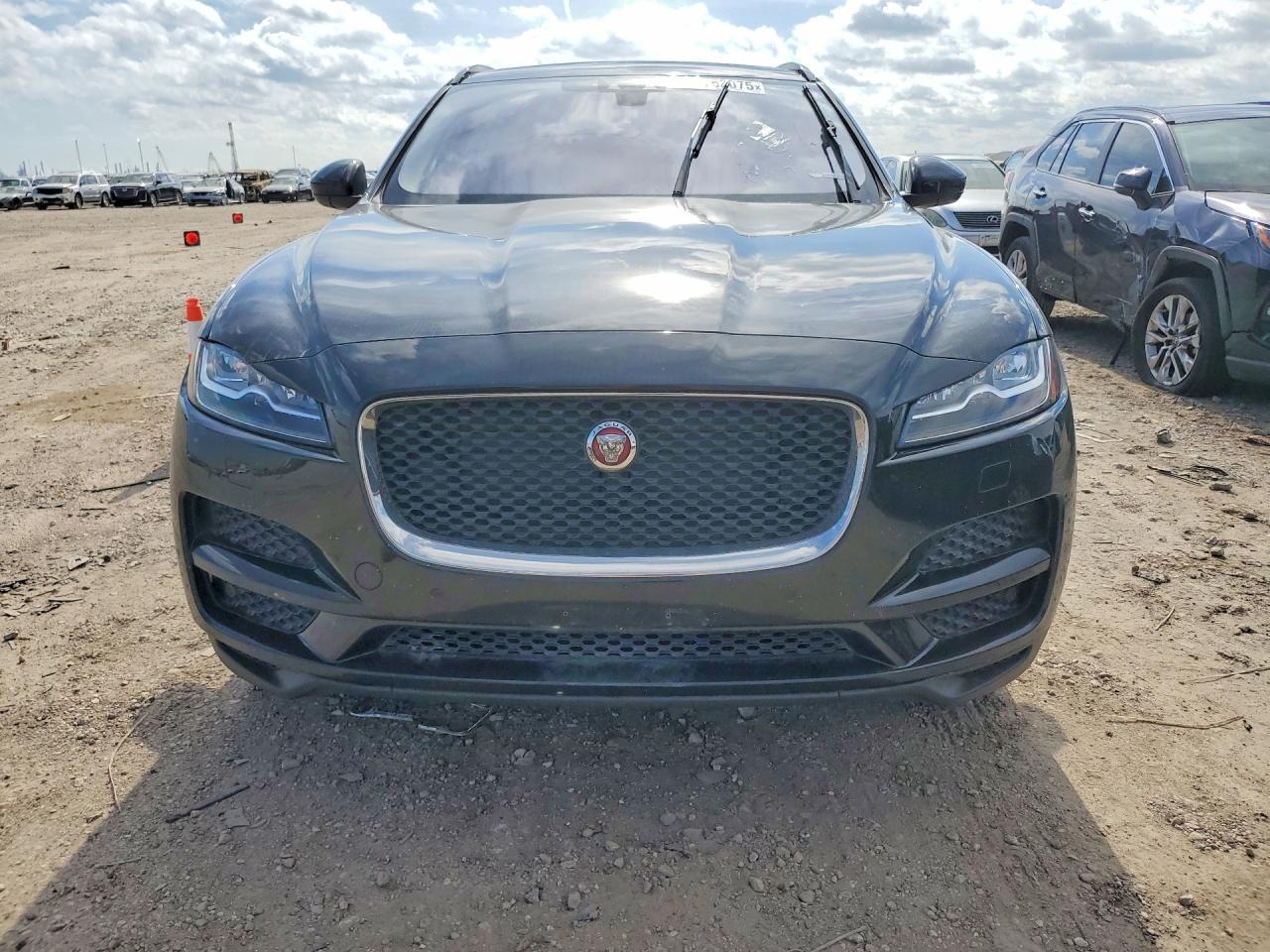 2017 Jaguar F-Pace Prestige - Image 5