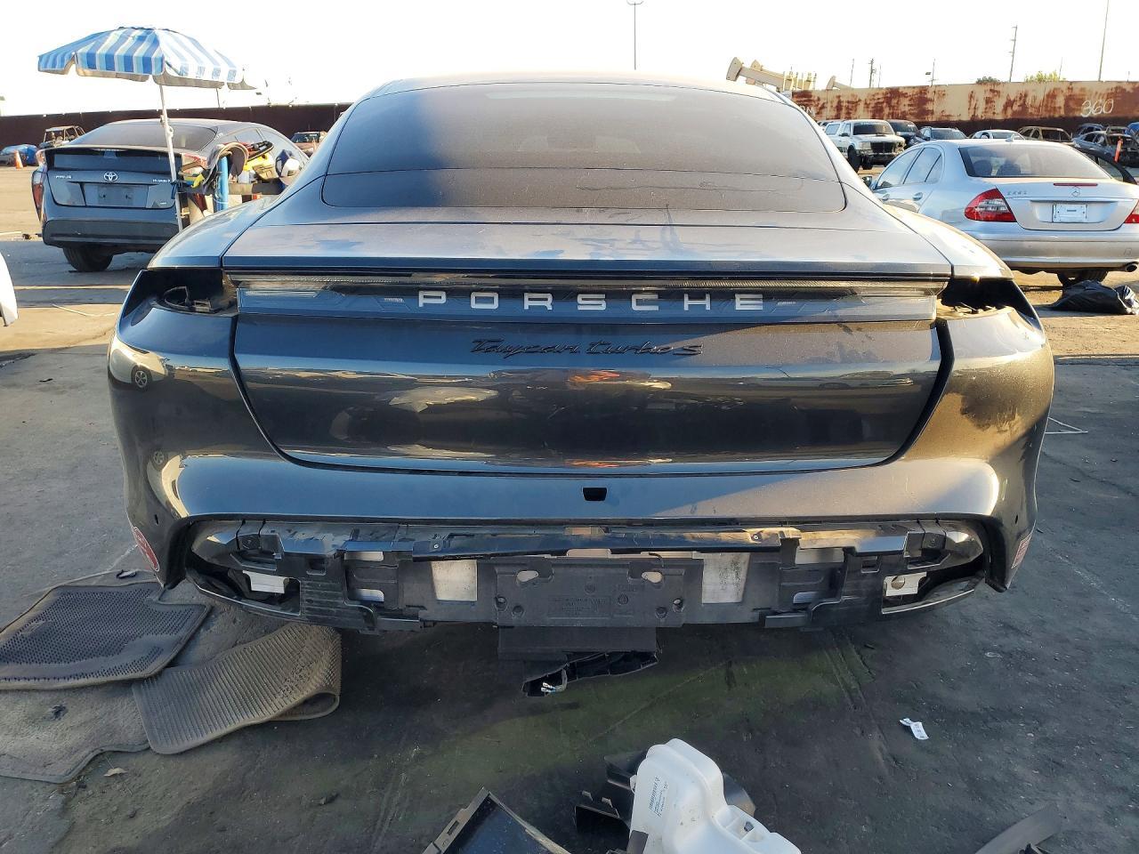 2021 Porsche Taycan 4S - Image 6