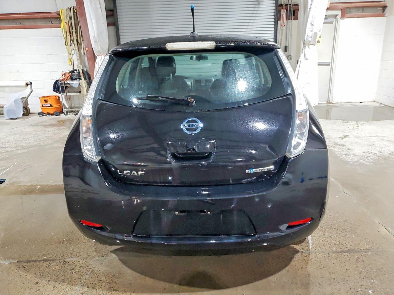 2013 Nissan Leaf S - Фото 6