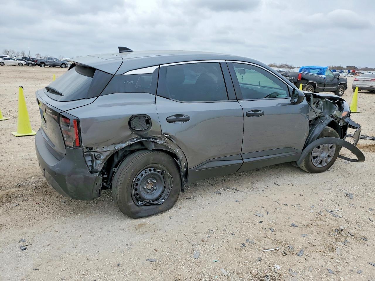 2026 Nissan Kicks S - Фото 3