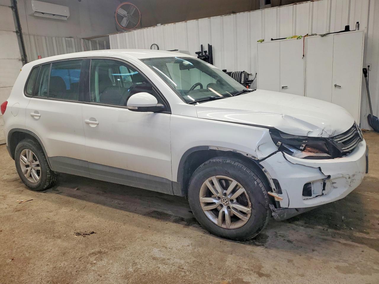 2014 Volkswagen Tiguan S - Фото 4