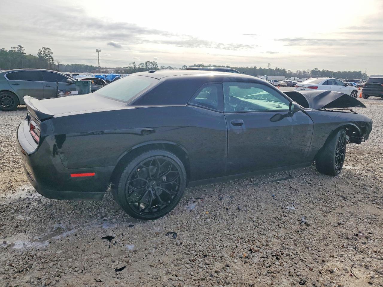 2023 Dodge Challenger Sxt - Фото 3