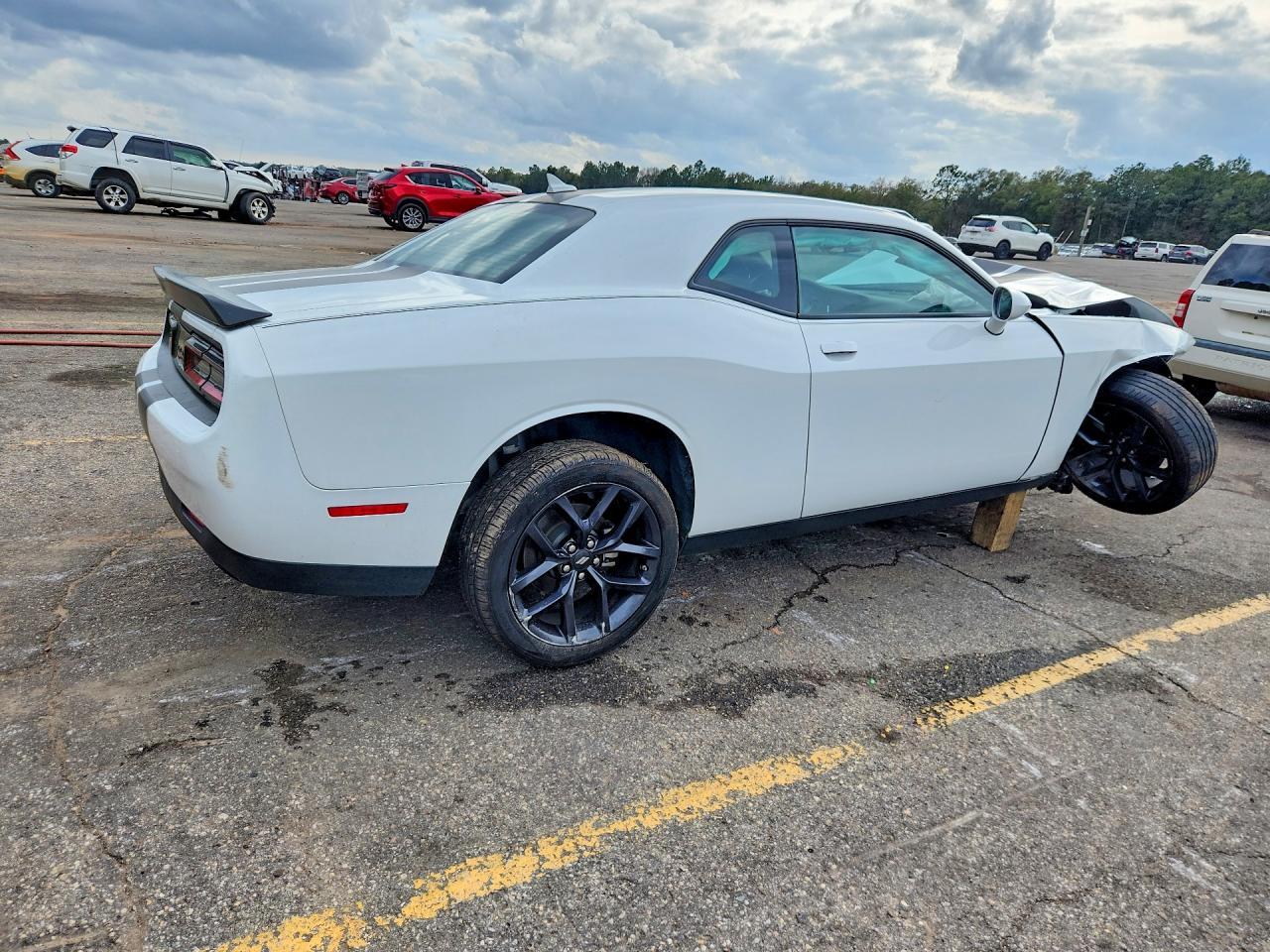 2023 Dodge Challenger Sxt - Фото 3