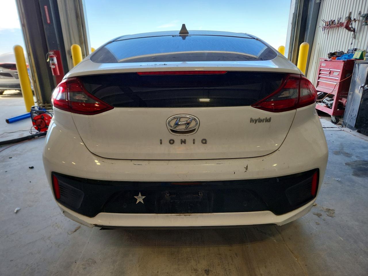 2018 Hyundai Ioniq Limited - Image 6