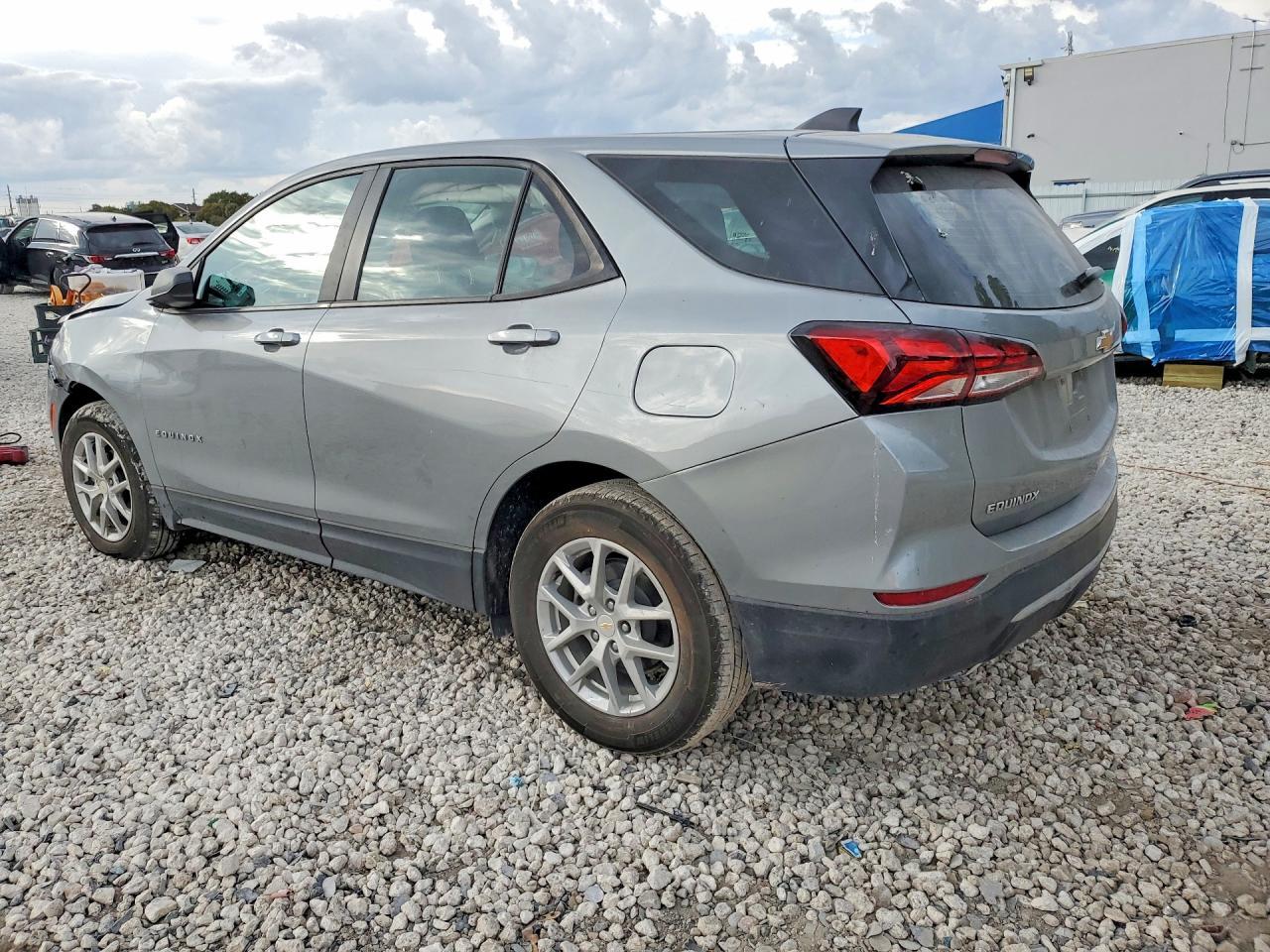 2024 Chevrolet Equinox Ls - Фото 2
